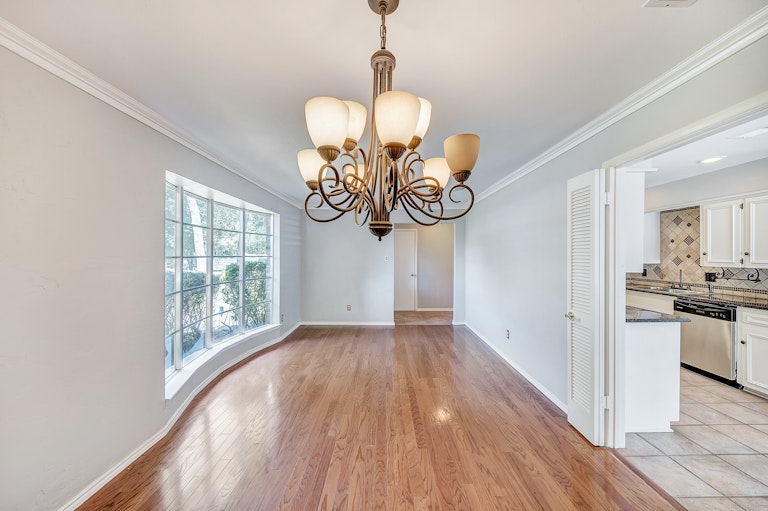 Photo 9 of 37 - 2317 Sunnyvale Rd, Grand Prairie, TX 75050