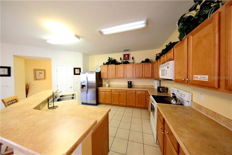 Photo 14 of 22 - 405 Kettering Rd, Davenport, FL 33897