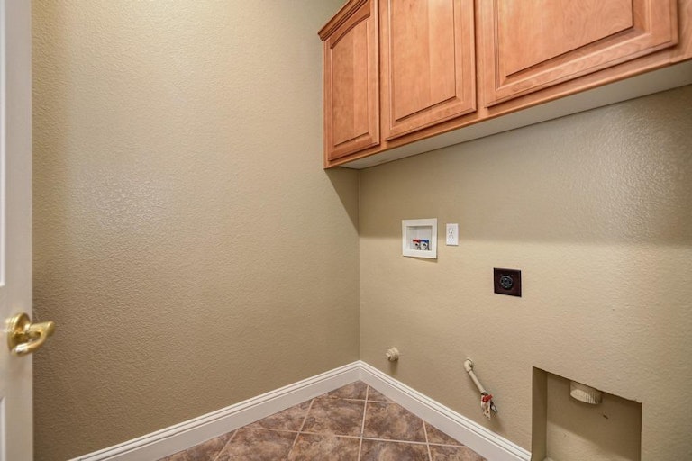 Photo 23 of 35 - 712 Grandview Dr, Auburn, CA 95603
