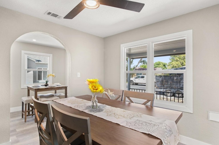 Photo 11 of 33 - 5636 Vista Ave, Sacramento, CA 95824