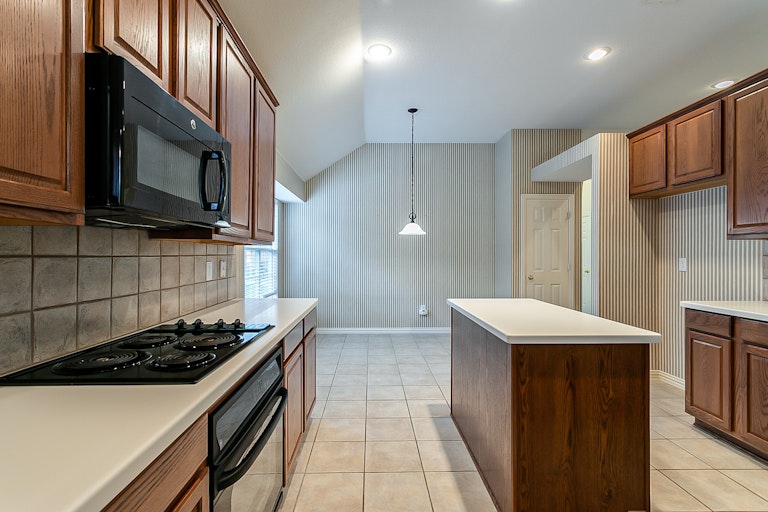 Photo 8 of 26 - 3609 Sutters Way, Flower Mound, TX 75022
