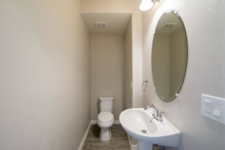 Photo 10 of 18 - 8534 Vedder Ln, Orlando, FL 32832