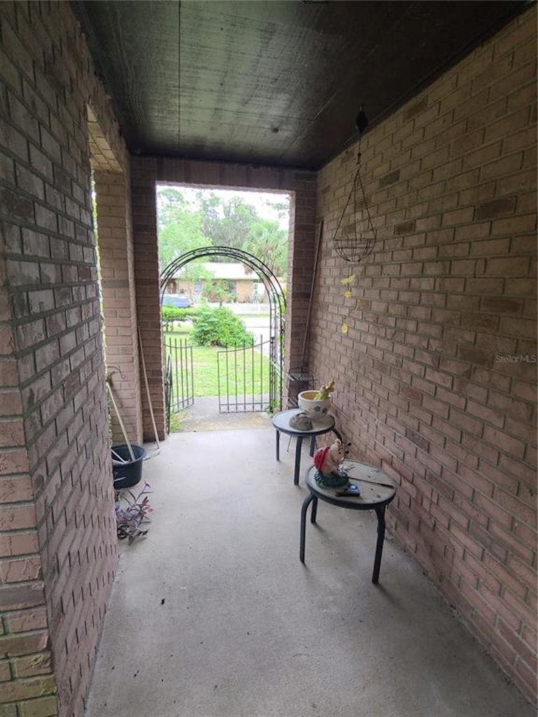 Photo 4 of 15 - 208 Alta Vista St, Debary, FL 32713
