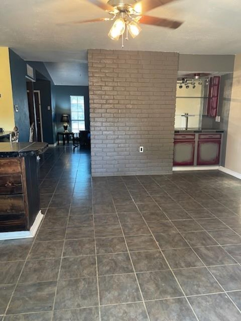 Photo 12 of 34 - 17319 Glenpatti Dr, Houston, TX 77084