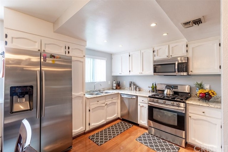 Photo 13 of 22 - 9540 Sepulveda Blvd #9, North Hills, CA 91343