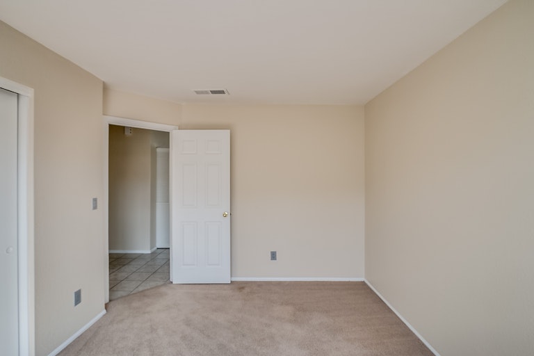 Photo 16 of 23 - 4302 E Windmere Dr, Phoenix, AZ 85048