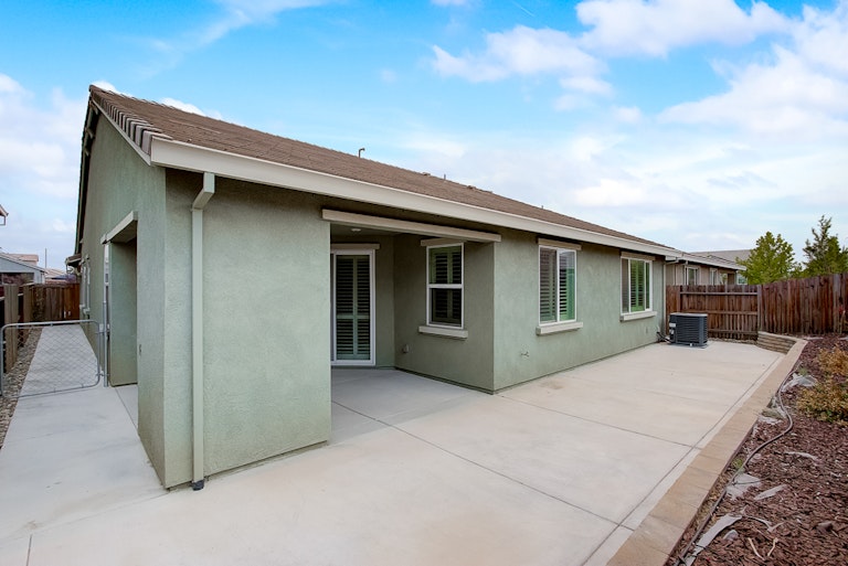 Photo 9 of 33 - 1818 Veneto Way, Lincoln, CA 95648