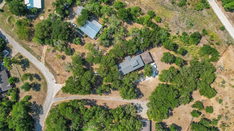 Photo 5 of 37 - 126 Deer Run Dr, Cedar Creek, TX 78612