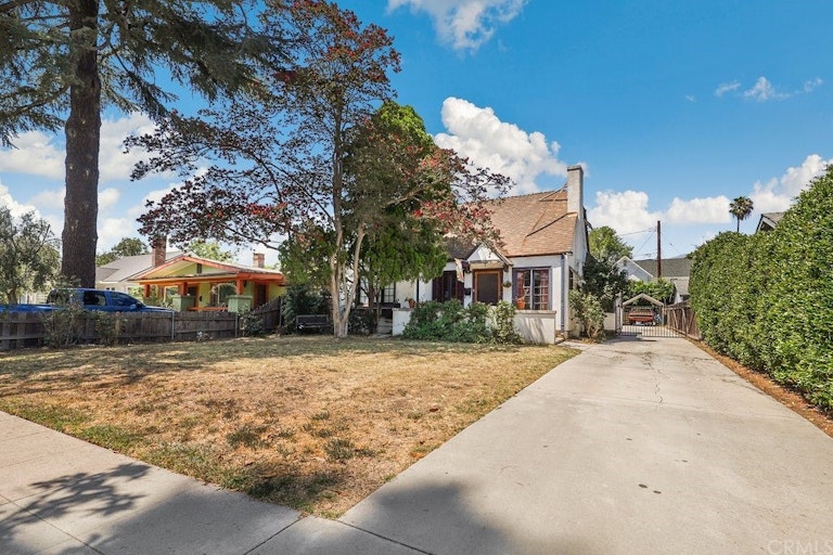 Photo 1 of 38 - 1791 Rose Villa St, Pasadena, CA 91106