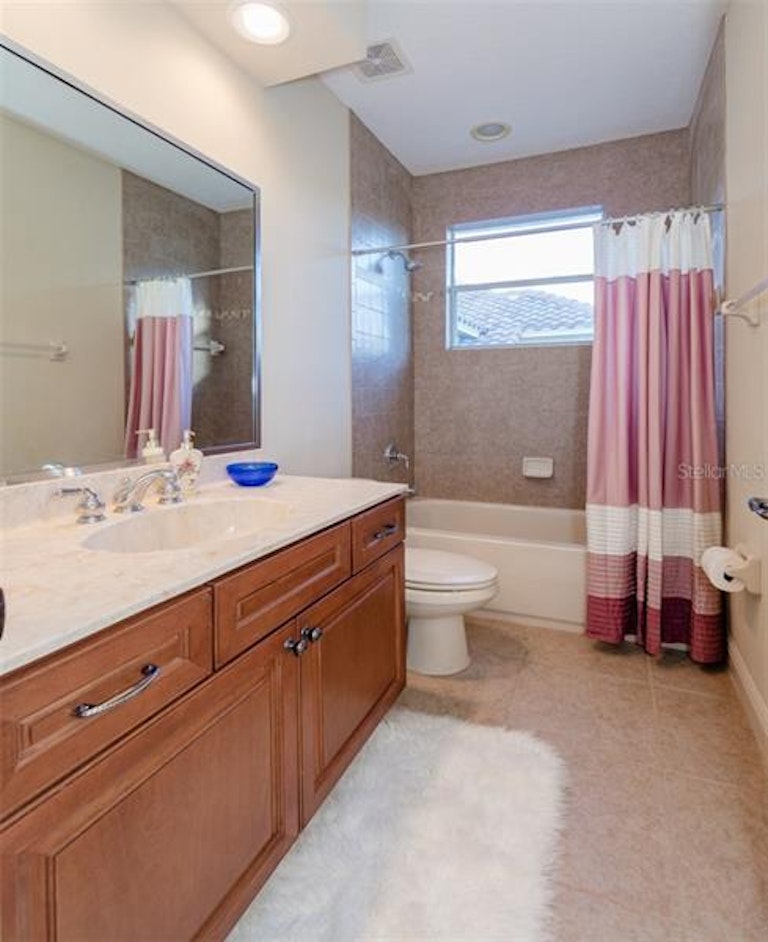 Photo 14 of 25 - 2245 Callaway Ct, Davenport, FL 33837