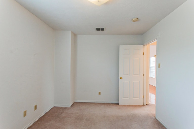 Photo 33 of 41 - 2501 Kelsey Dr, Plano, TX 75075