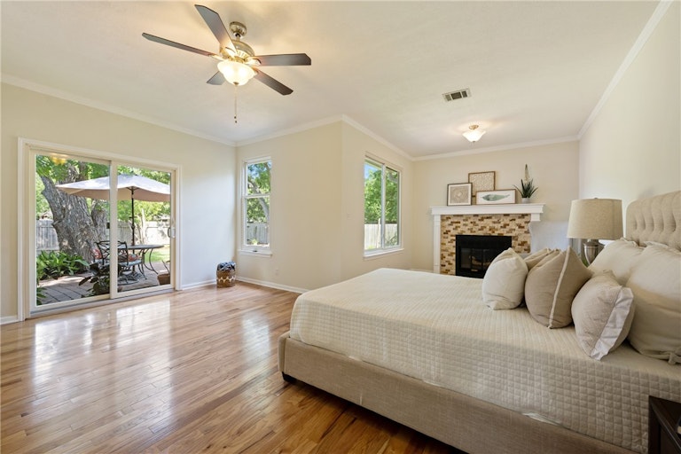 Photo 12 of 18 - 8907 Chester Forest St, Austin, TX 78729