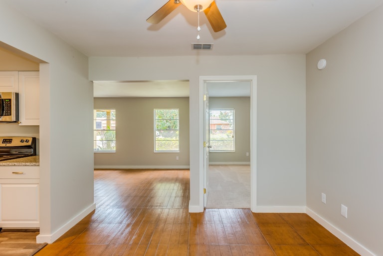 Photo 10 of 28 - 3660 Oak Vista Ln, Winter Park, FL 32792