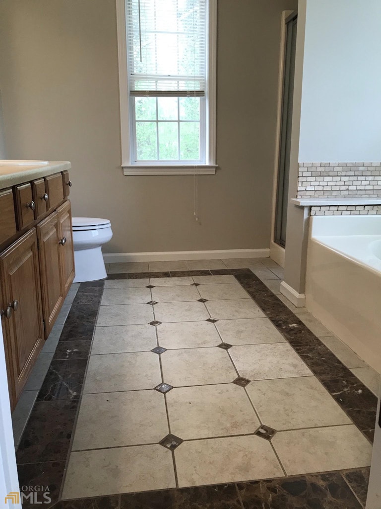 Photo 20 of 29 - 210 Buck Creek Dr, Covington, GA 30016