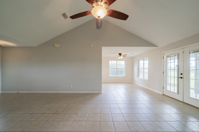 Photo 12 of 28 - 2731 Avenue D, Dickinson, TX 77539