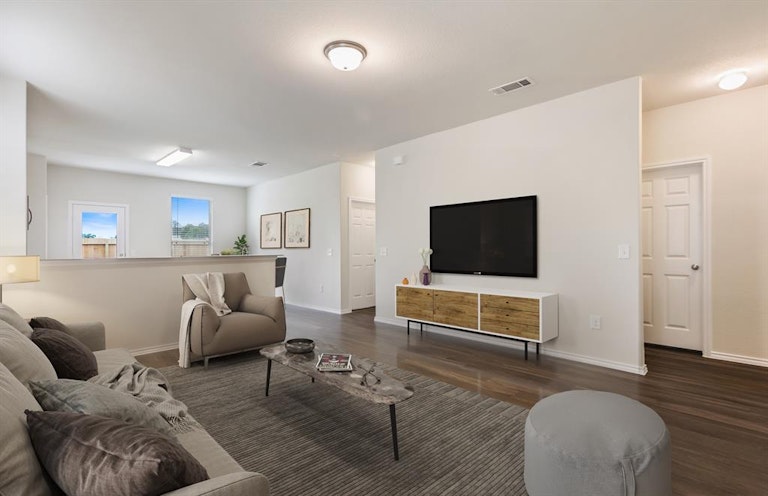 Photo 7 of 9 - 6739 Forbes Run Dr, Houston, TX 77075