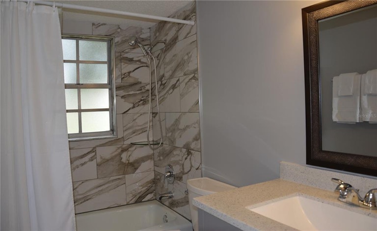 Photo 13 of 19 - 1531 Placida Rd #101, Englewood, FL 34223