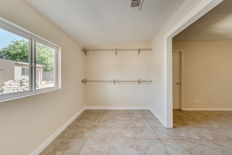 Photo 17 of 31 - 6538 W Vogel Ave, Glendale, AZ 85302
