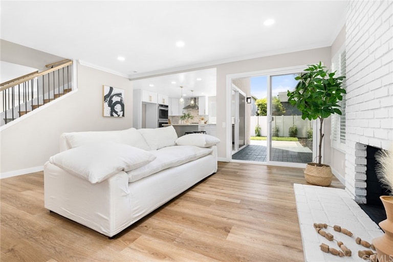Photo 10 of 36 - 22272 Chestnut Ln, Lake Forest, CA 92630