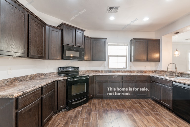 Photo 4 of 25 - 231 E Indigo Dr, Chandler, AZ 85286