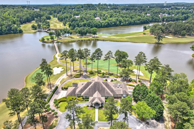 Photo 24 of 32 - 3001 Fairway Dr, Villa Rica, GA 30180