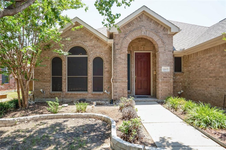 Photo 2 of 33 - 2445 Marble Canyon Dr, Little Elm, TX 75068
