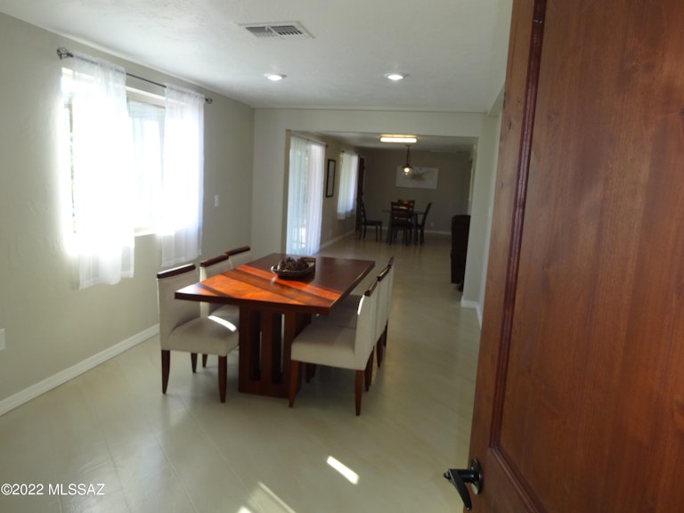 Photo 15 of 41 - 4540 E River Rd, Tucson, AZ 85718