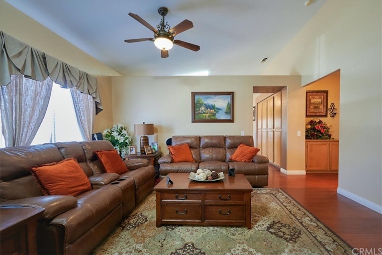 Photo 4 of 45 - 3396 Murray Hill Way, Hemet, CA 92545