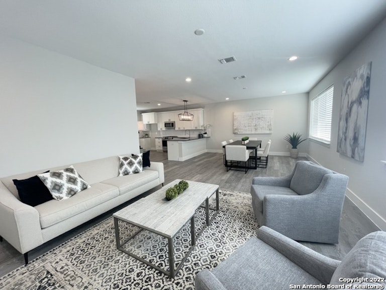 Photo 15 of 26 - 1618 W Lawndale Dr #5, San Antonio, TX 78209