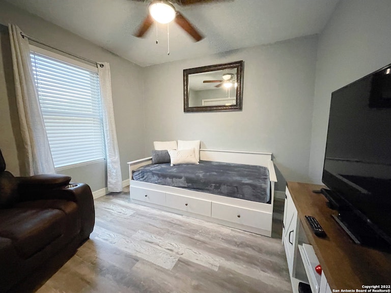 Photo 13 of 24 - 340 N San Felipe Ave, San Antonio, TX 78237