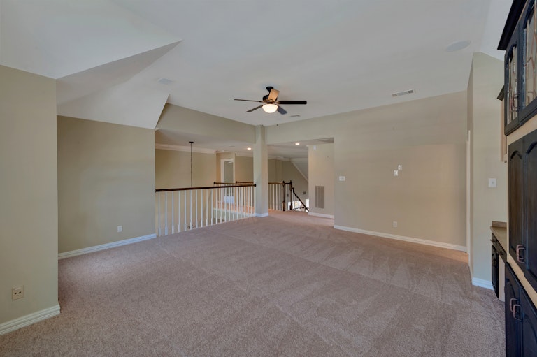 Photo 19 of 38 - 5705 Pleasant Run Rd, Colleyville, TX 76034