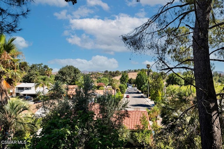 Photo 34 of 36 - 29301 Hillrise Dr, Agoura Hills, CA 91301