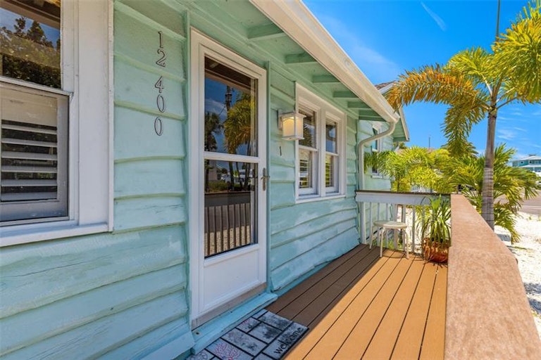 Photo 8 of 52 - 12400 Gulf Blvd #1, Saint Petersburg, FL 33706
