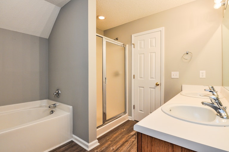 Photo 15 of 25 - 285 Trenburg Pl, Clayton, NC 27520