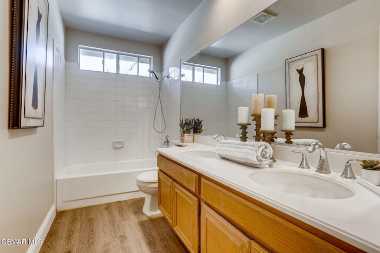 Photo 20 of 28 - 12036 Alderbrook St, Moorpark, CA 93021