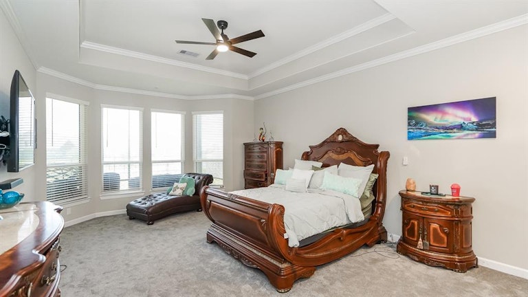 Photo 18 of 39 - 6707 Eastchester Dr, Katy, TX 77493