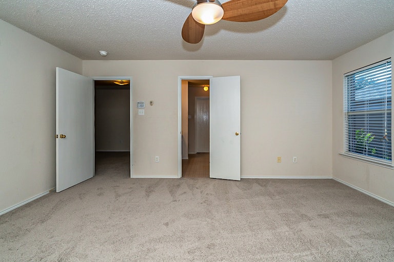 Photo 15 of 22 - 3521 Louise Ln, Balch Springs, TX 75180