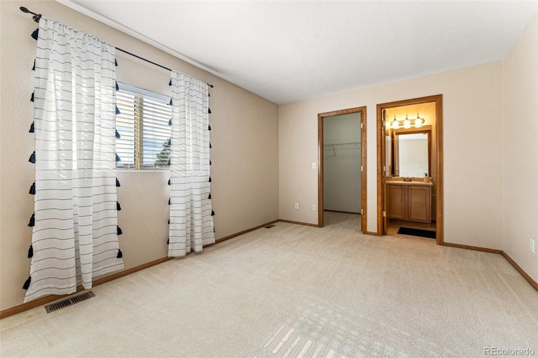 Photo 19 of 33 - 7962 S Kalispell Way, Englewood, CO 80112