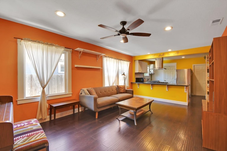 Photo 12 of 28 - 3406 40th St, Sacramento, CA 95817