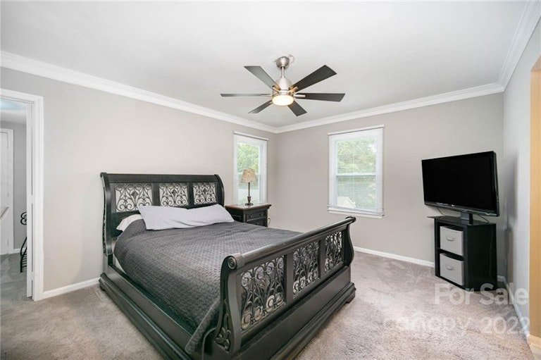 Photo 17 of 28 - 1129 Well Spring Dr, Charlotte, NC 28262