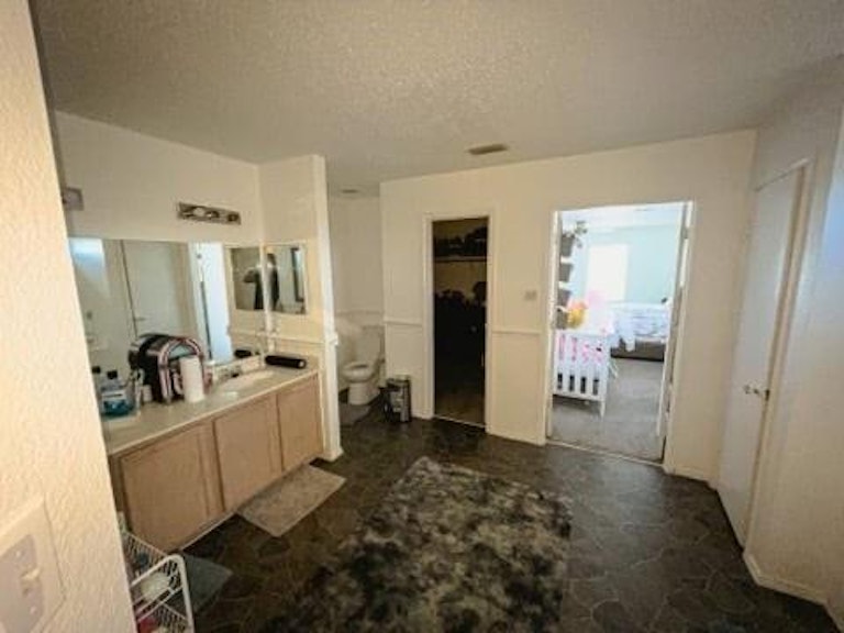 Photo 12 of 33 - 4220 Boxwood Dr, Balch Springs, TX 75180
