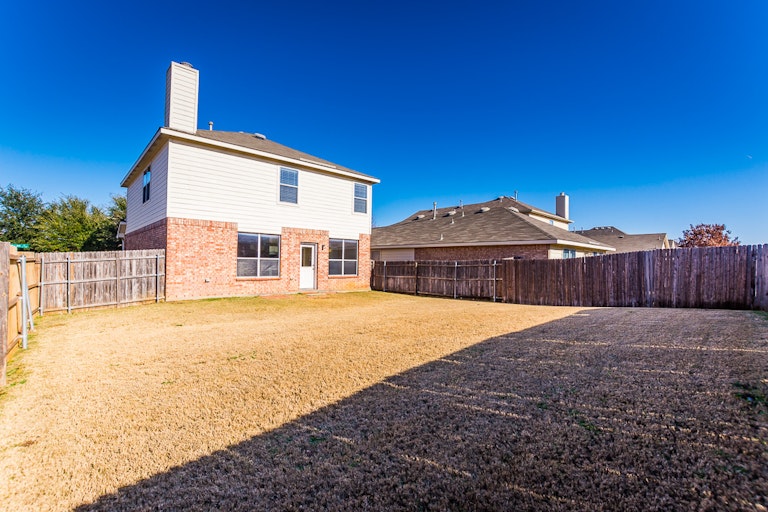 Photo 31 of 31 - 2700 Mountain Lion Dr, Fort Worth, TX 76244