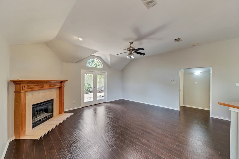 Photo 11 of 26 - 12601 Sweet Bay Dr, Euless, TX 76040