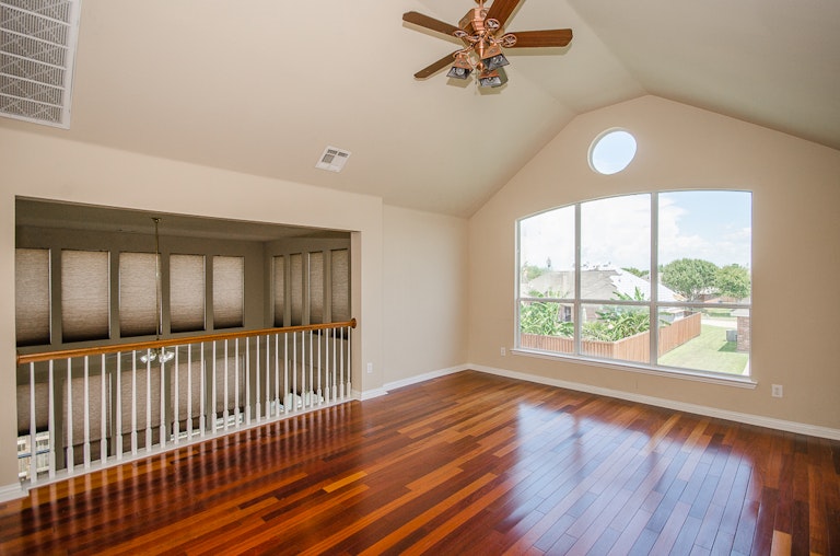 Photo 4 of 43 - 9714 Pinehurst Dr, Rowlett, TX 75089