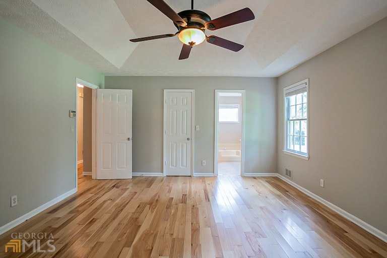 Photo 10 of 26 - 4695 Brandon Acres Ln, Buford, GA 30519