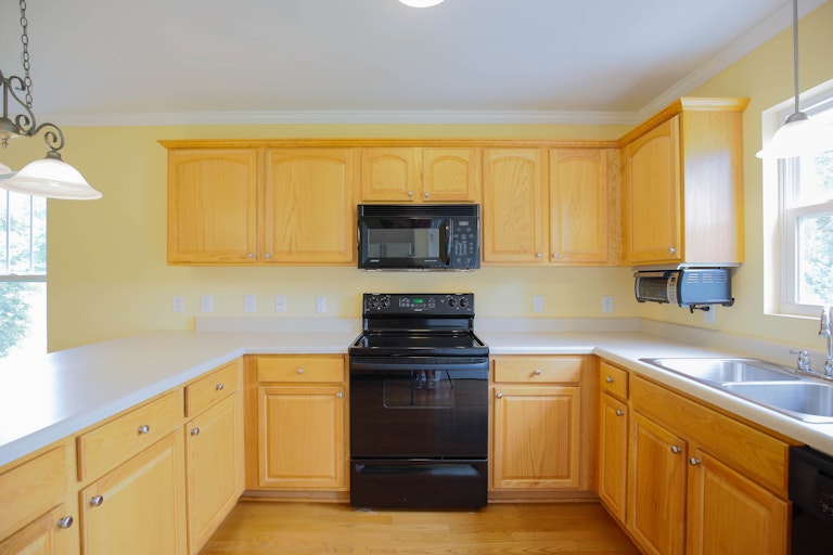 Photo 8 of 23 - 2269 Southfort Dr, Garner, NC 27529