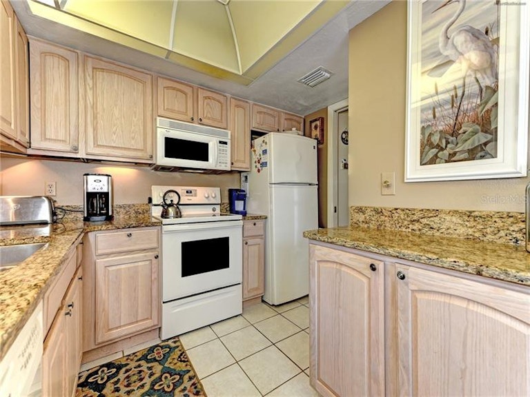 Photo 10 of 25 - 633 Estuary Dr #633, Bradenton, FL 34209