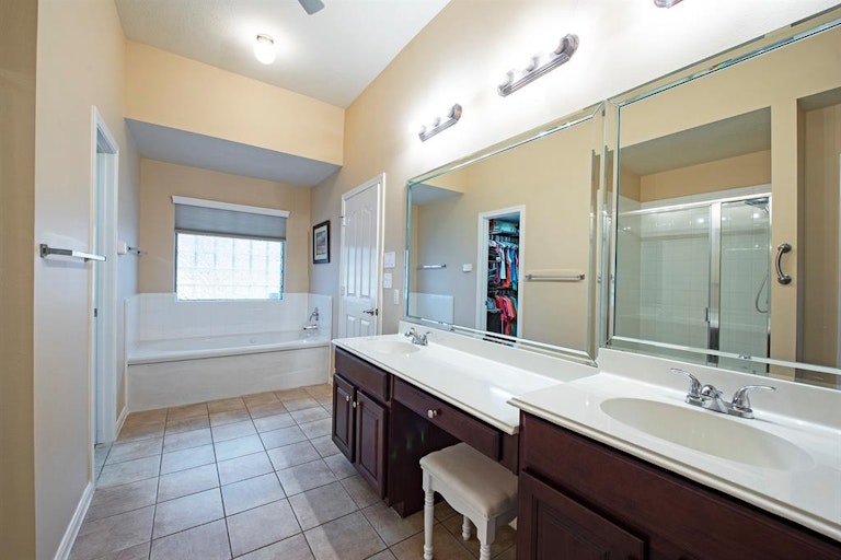 Photo 16 of 48 - 1814 Flagstaff Ln, League City, TX 77573
