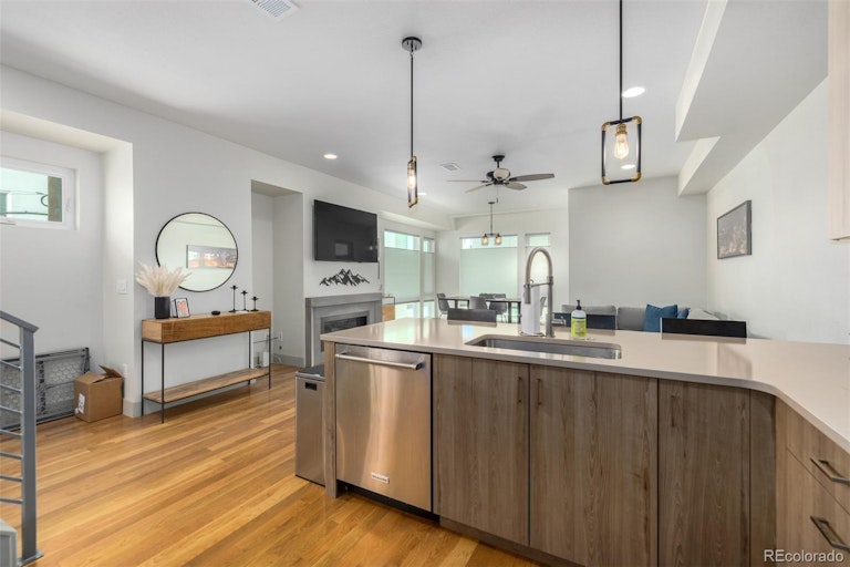 Photo 11 of 26 - 1933 Hooker St, Denver, CO 80204