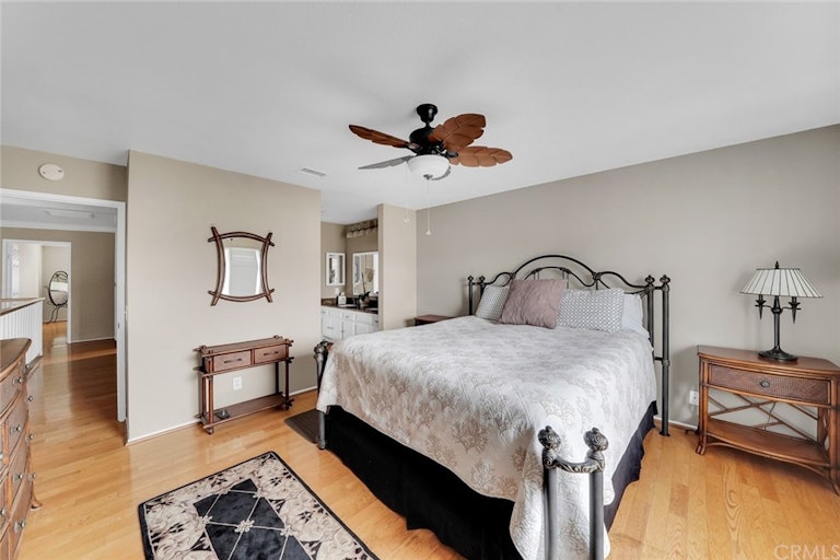 Photo 17 of 38 - 7876 Moonmist Cir, Huntington Beach, CA 92648